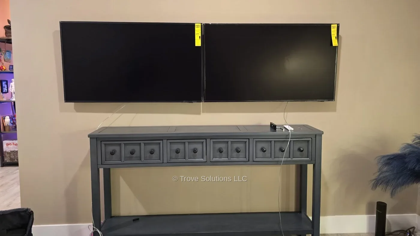 Dual TV installation sports betting, Manhattan Two TVs mounted side by side sports betting setup Manhattan